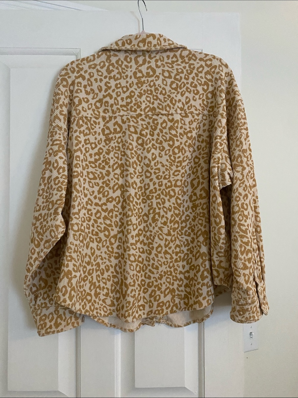 Button-Front Leopard Print Shacket - Tan/White - Picture 3 of 3
